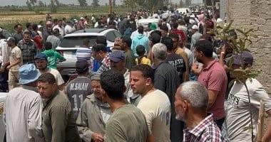 مأساة طريق أسوان.. الدقهلية تودّع أبناءها في جنازة مهيبة بعد مصرع 10 عمال مقاولات بحادث تصادم مروع