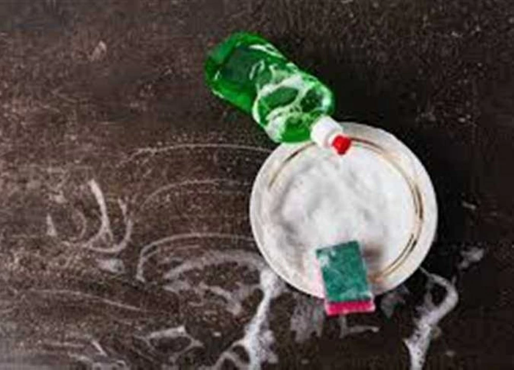 «حوليه لصابون سائل».. طريقة الاستفادة من بقايا الزيت المستعمل بدلًا من رميه