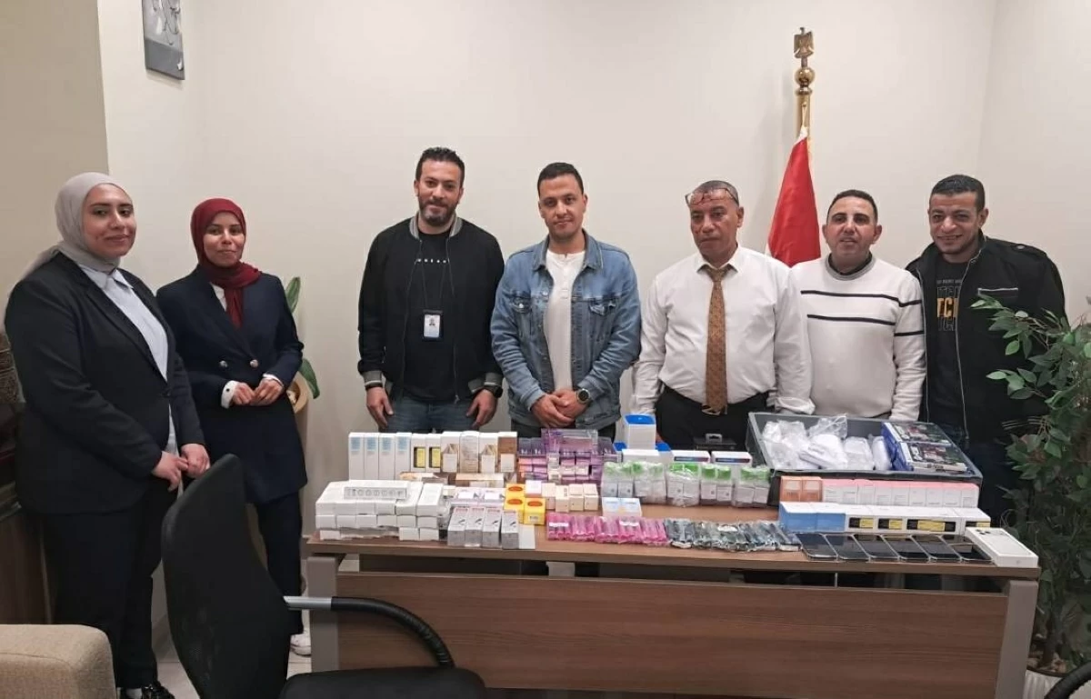 تهريب كمية من مستحضرات التجميل والهواتف المحمولة والأجهزة الإلكترونية بمطار الإسكندرية