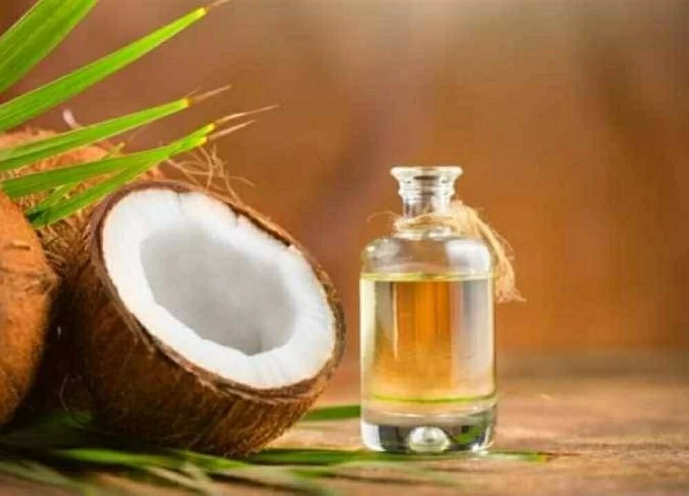 وداعا للتلف.. زيت طبيعي يعيد الحيوية لشعرك (يحارب جفاف فروة الرأس والقشرة)