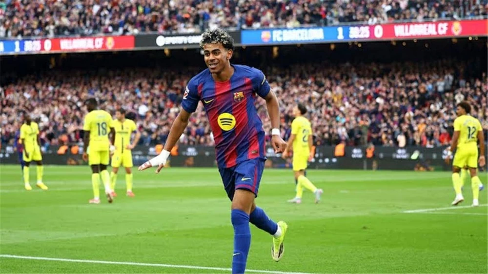 قبل مواجهة إشبيلية.. يامال بغيب عن تدريبات برشلونة