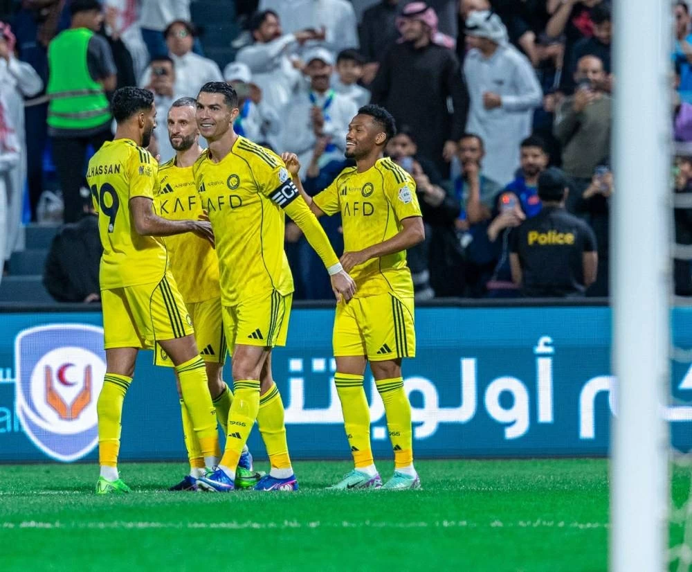 النصر يهزم الفتح بثنائية وينقض على وصافة الدوري السعودي (فيديو)