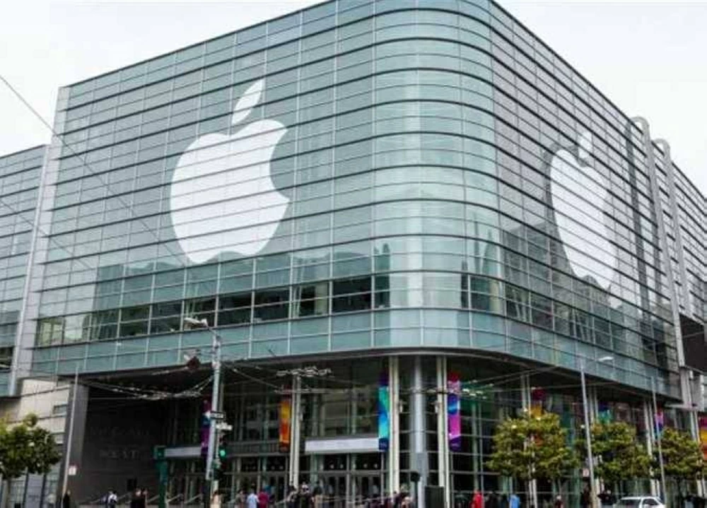 «أبل» تخطط لدمج الذكاء الاصطناعي الخارجي في نظامها «سيري»