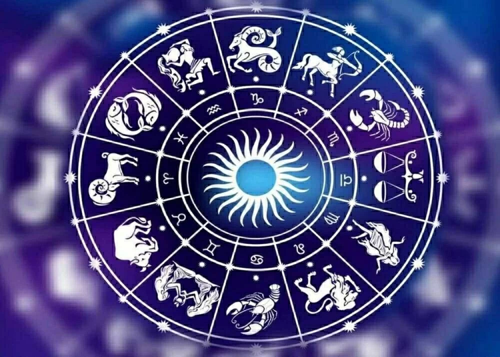 « تشتريهم بالفلوس».. 5 أبراج تضعف أمام المال فلماذا يتطوقون شوقاً للنقود؟