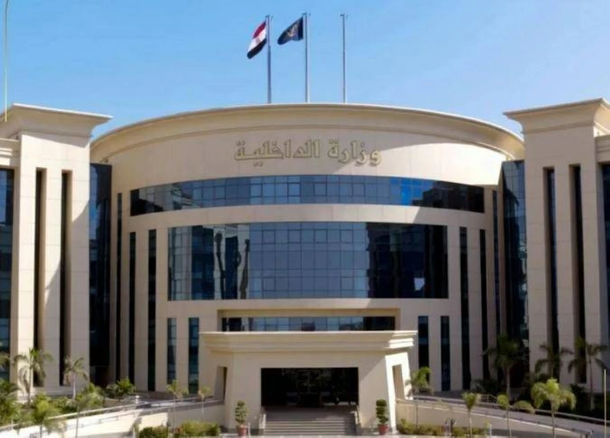 الداخلية تكشف حقيقة تعدي فرد شرطة وأسرته على سيارة مواطن بالمنوفية
