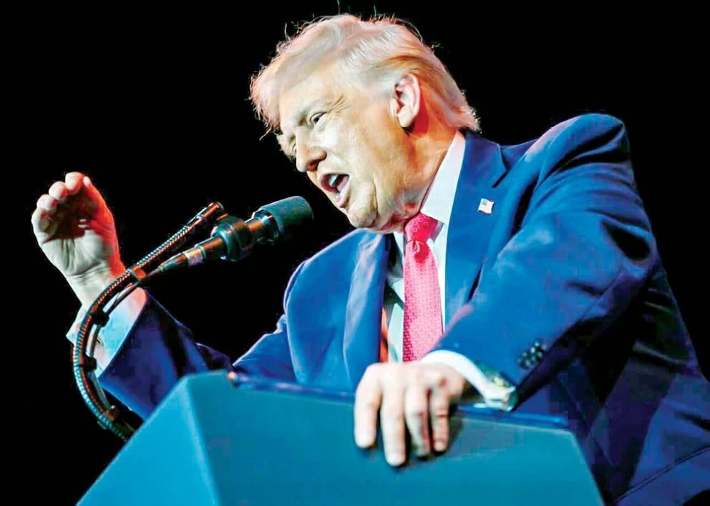 ترامب يدعو الصين وروسيا لشراء النفط من الولايات المتحدة