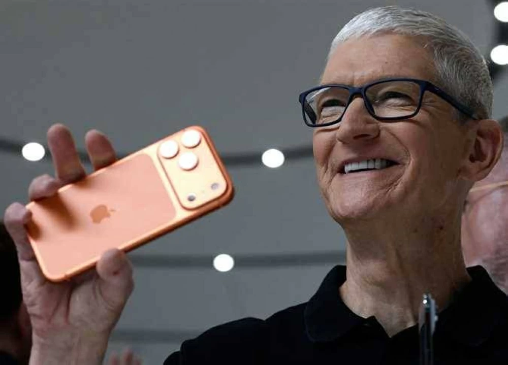 144 مليار دولار.. إيرادات قياسية لـ«آبل» بفضل مبيعات «آيفون» الهائلة