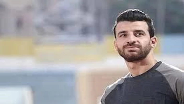 الموت يفجع نجم الأهلي السابق في والده