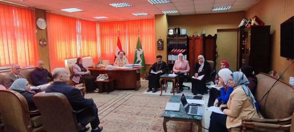 الشرقية تناقش خطة عمل محو الأمية لمواجهة التسرب من التعليم