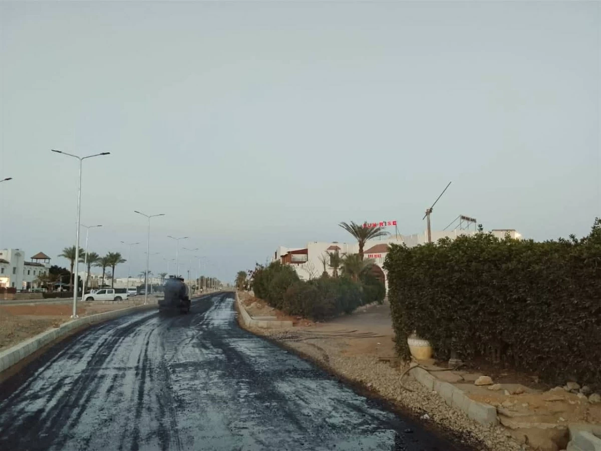 ضمن خطة 2026/2025.. بدء أعمال رصف وازدواج شارع الموتيلات بشرم الشيخ