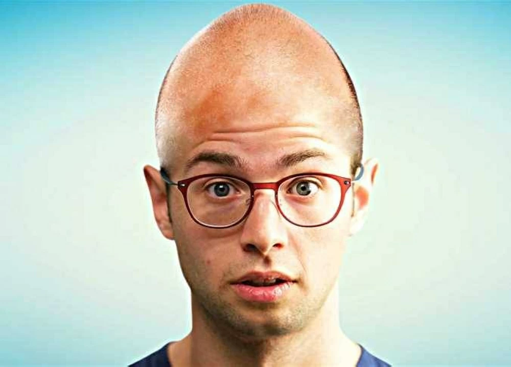 «هتقرع بسرعة».. 6 عوامل وراء الصلع وتساقط الشعر بكثرة عند الشباب