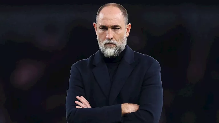 بعد تراجع النتائج.. توتنهام يعلن إقالة مدربه إيجور تودور