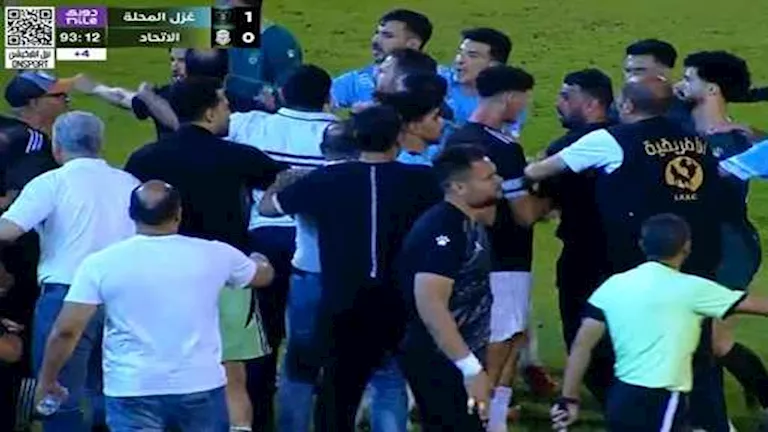 "بعد هدف الدقائق الأخيرة".. اشتباكات قوية بين لاعبي الاتحاد السكندري وغزل المحلة