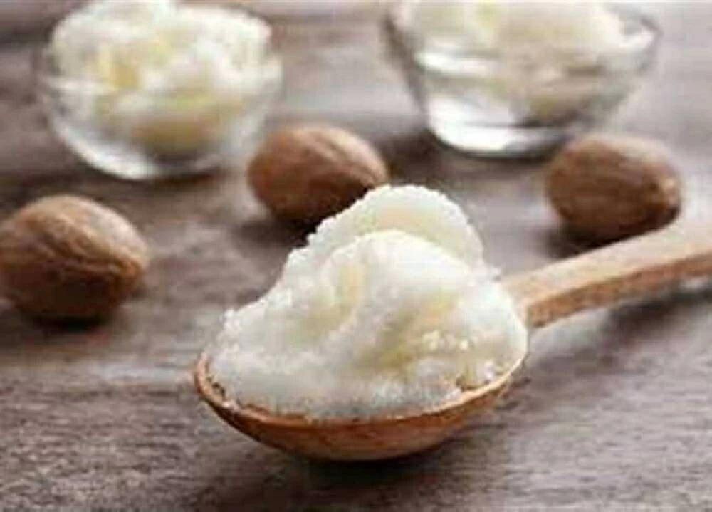 كوني ناعمة كالأطفال.. زيوت وزبدات طبيعية لترطيب الجسم في الشتاء