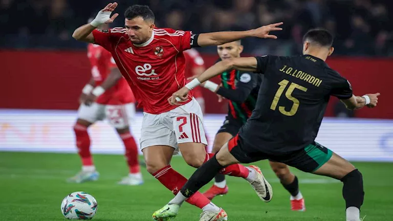 "المارد الأحمر بالزي التقليدي".. تفاصيل الاجتماع الفني لمباراة الأهلي والجيش الملكي 