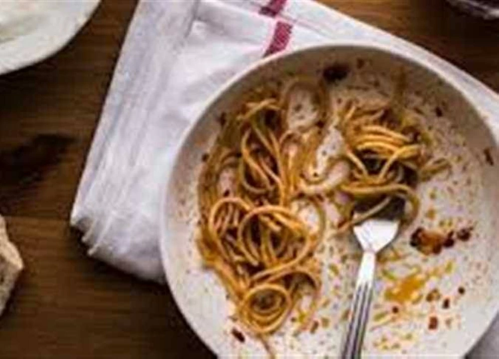 «الآكل البايت هيخسسك».. خبيرة تغذية تكشف العلاقة